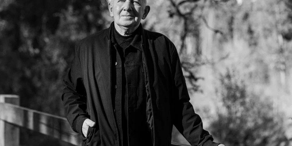 Mākslinieks un pedagogs Jānis Galzons (1954-2026) (ekrānuzņēmums no "Facebook")