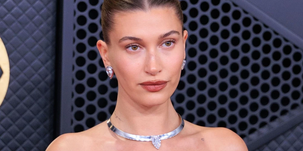 Heilija Bībere “Grammy” ceremonijas vakarā 2026. gada 1. februārī.