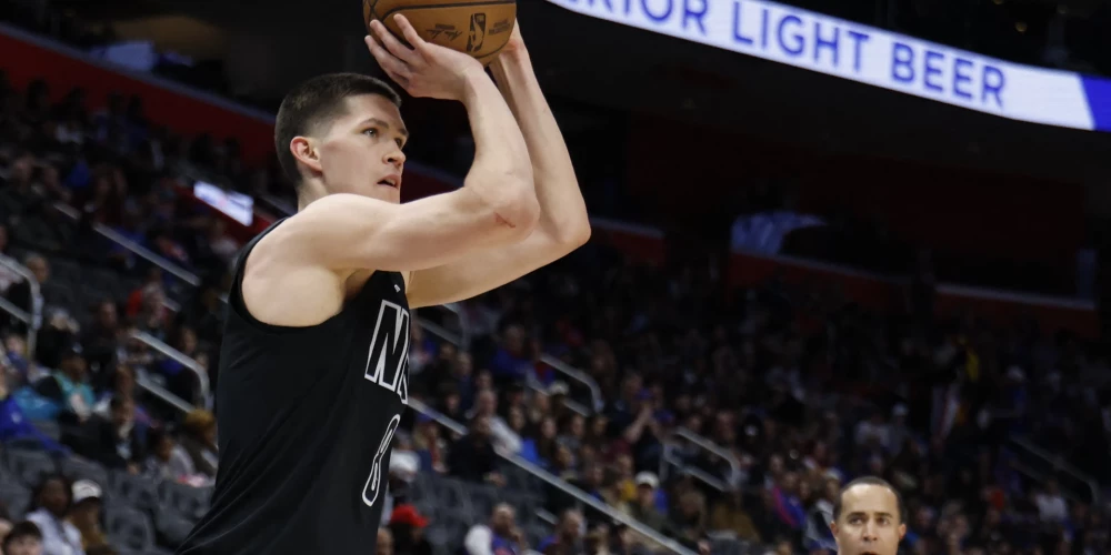 Jegors Djomins met pa pretinieku grozu spēlē pret "Pistons". Savā grozā trāpīt viņam izdevās labāk.