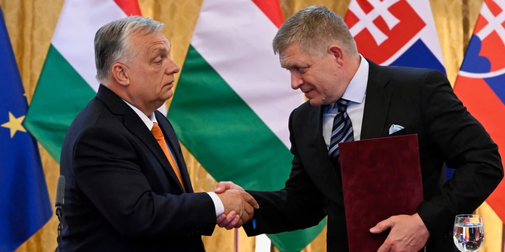 Krievijas galvenie sabiedrotie Eiropas Savienībā Ungārijas premjerministrs Viktors Orbāns un Slovākijas premjerministrs Roberts Fico