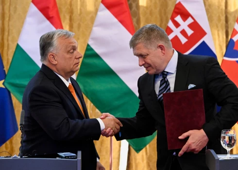 Krievijas galvenie sabiedrotie Eiropas Savienībā Ungārijas premjerministrs Viktors Orbāns un Slovākijas premjerministrs Roberts Fico