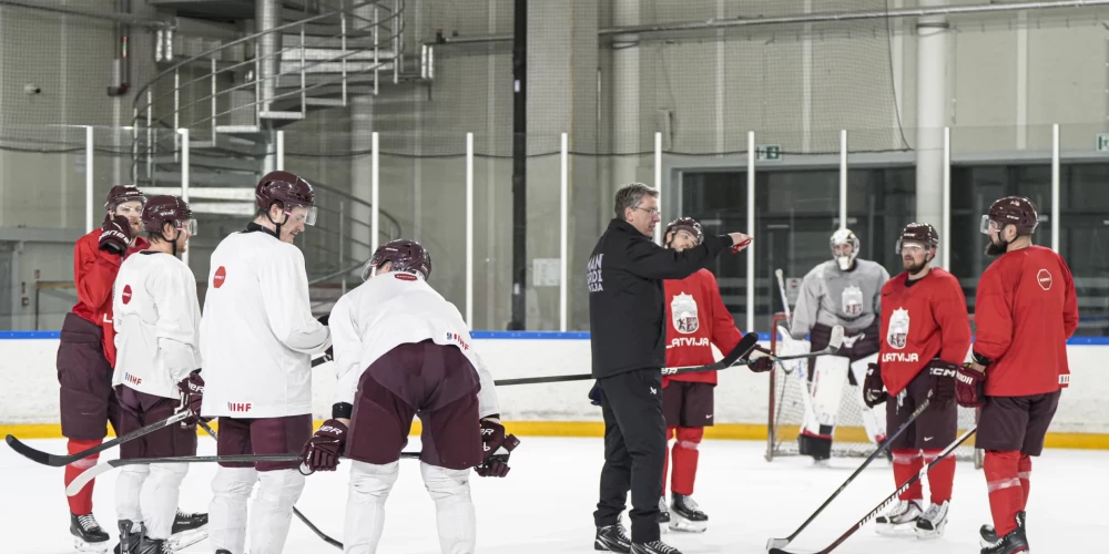 Latvijas hokejisti gatavojas olimpiskajām spēlēm (foto: Guntis Lazdāns / LHF)