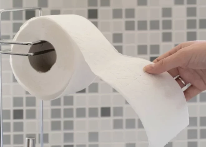 Farmaceits skaidro, cik reižu dienā iet uz tualeti ir norma