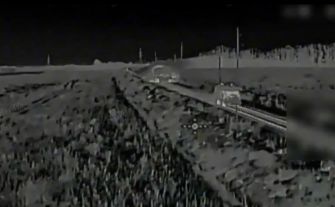 Ukrainas aizstāvji Krievijas teritorijā iznīcināja "TOS-1A Solncepek" smago liesmu metēju sistēmu.