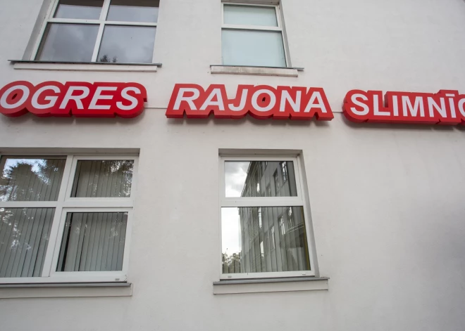 KNAB veic kratīšanas divās reģionālajās slimnīcās