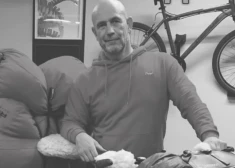 Pazīstams poļu velotūrists atrasts miris Krievijas viesnīcā; viņš cerēja nokļūt aukstākajā apdzīvotajā vietā uz Zemes