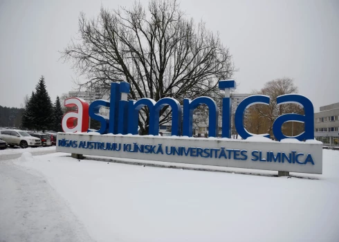 Uz Saeimu tiek virzīts Klīnisko universitāšu slimnīcu likums, kas paredz Rīgas lielās slimnīcas atvirzīt tālāk no komercdarbības. 