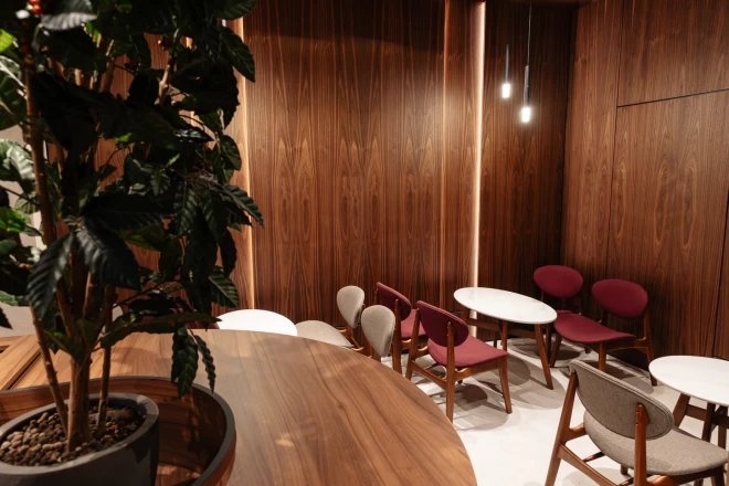 Международный бренд Costa Coffee разработал новый глобальный дизайн кофеен.