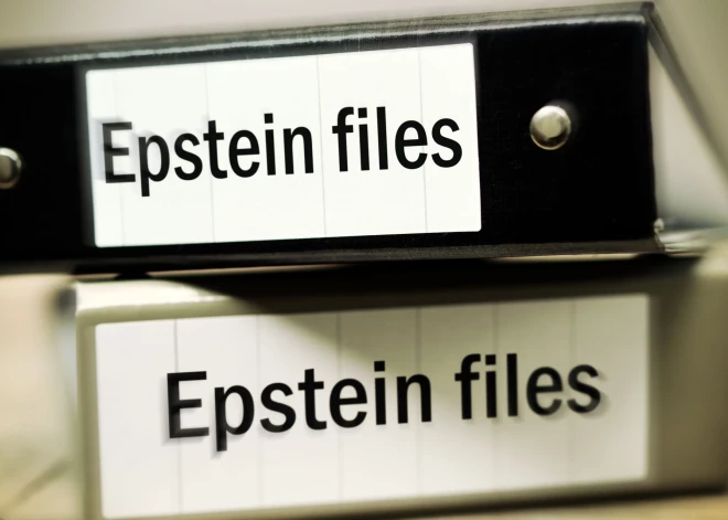 Живущих в Латвии жертв Эпштейна призывают обращаться в полицию - начнется расследование