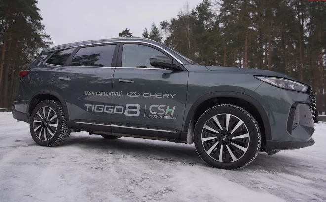 "Chery" krosovers "Tiggo 8" radīts cilvēkiem kam patīk, ka automašīna visu dara viegli.