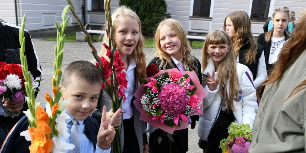 Zinību diena Daugavpils Vienības pamatskolā 2022. gadā.