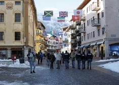 FOTO: Kortīnas olimpiskais ciemats gatavs sportistiem — lūk, kā tas izskatās