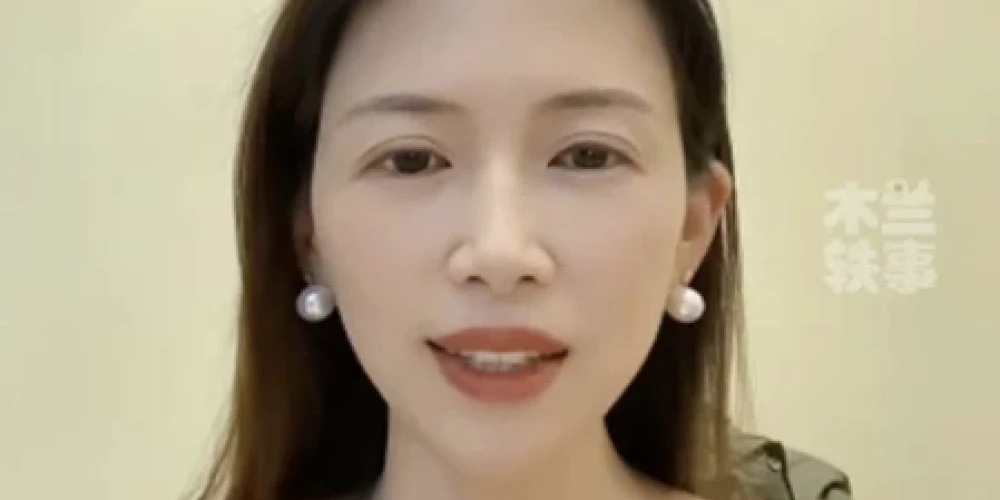 Niu Na ironiskie atvainošanās video viņu padarīja par soctīklu zvaigzni (ekrānuzņēmums no "Douyin")