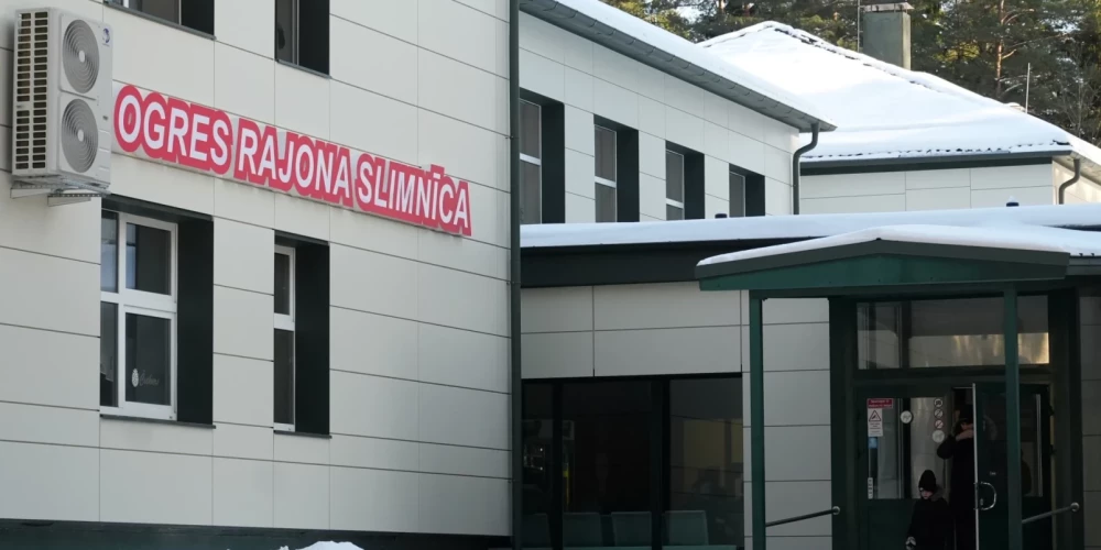 В Лиепайской региональной и Огрской районной больницах задержаны семь должностных лиц.