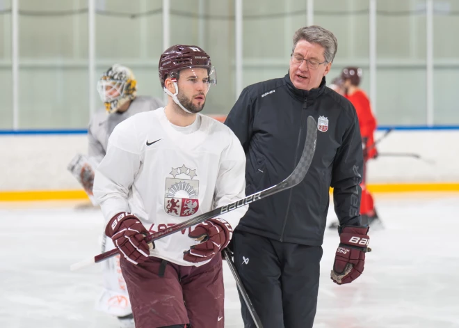  Latvijas hokeja izlase aizvada pirmo treniņu "Daugavas ledus hallē".
