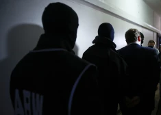 Aizdomās par spiegošanu Krievijas labā Polijā aizturēts Aizsardzības ministrijas darbinieks