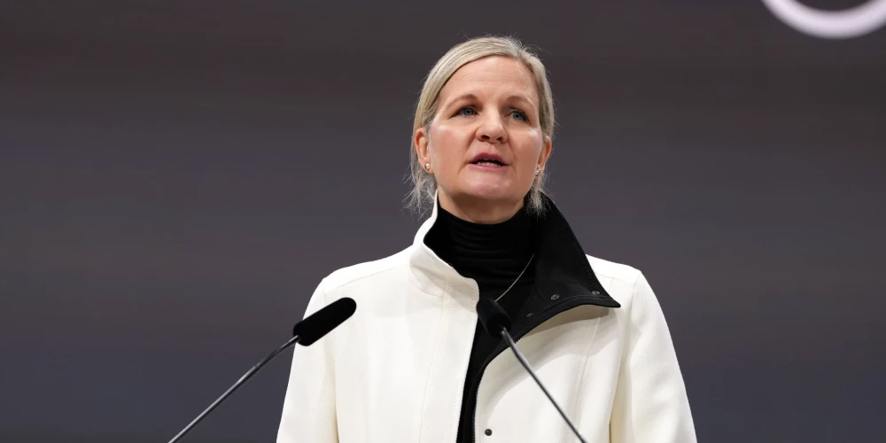 Starptautiskās olimpiskās komitejas prezidente Kirstija Koventrija aicina distancēties no politikas.