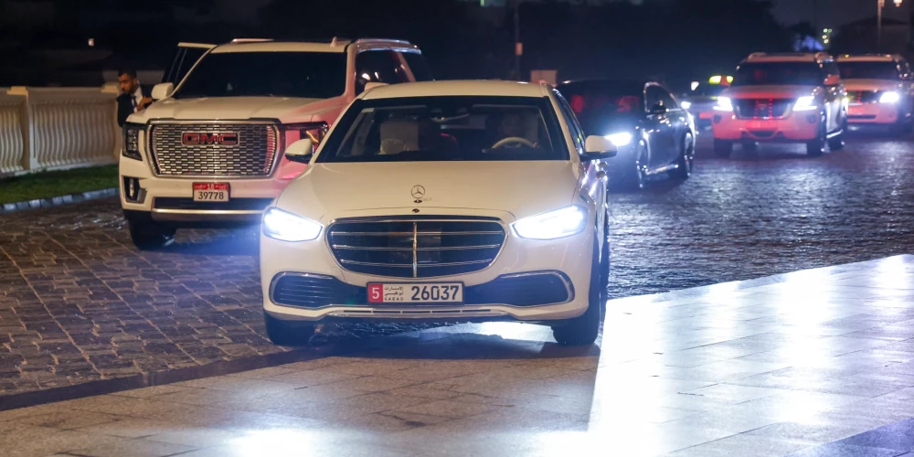 Krievijas delegācija ieradusies Abū Dabī. 