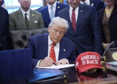 ASV valdība atsāk darbu – Tramps parakstījis budžeta likumu