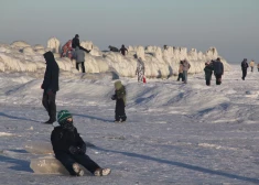 "Eirobarometrs": 56% Latvijā aptaujāto uz pasaules nākotni raugās optimistiski
