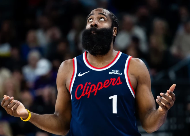 Losandželosas "Clippers" aizmaina Džeimsu Hārdenu
