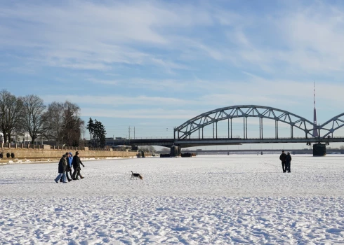 Судя по этой фотографии, оптимизма жителям Латвии точно не занимать.