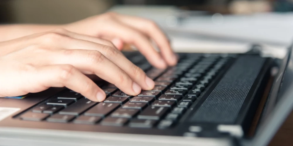 Nākotnē studentiem varētu vairs nebūt jāraksta bakalaura vai maģistra darbi. 