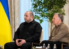 Ukrainas delegācijas vadītājs: "Abū Dabī sākusies Ukrainas, Krievijas un ASV sarunu otrā kārta"