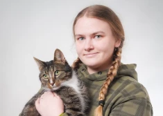 “Ir vietas, kur mūs jau atpazīst!” Kā latvietes Esteres kaķis Moho kļuva par aktieri