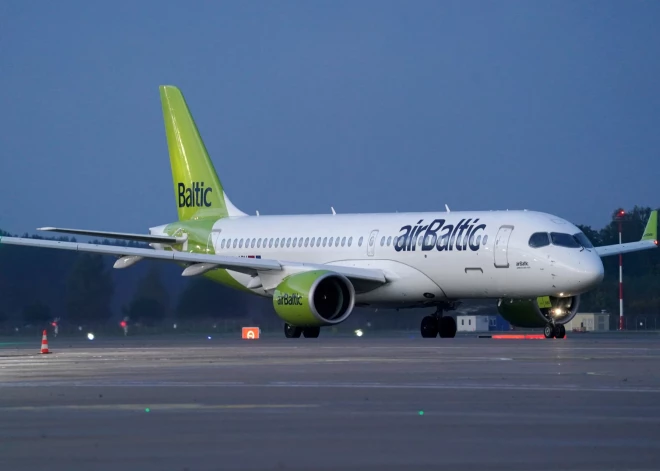 "Tas ir nožēlojami!" "airBaltic" pasažieris dusmīgs par piedzīvoto Dubaijas lidostā; aviokompānija komentē situāciju