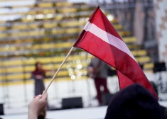 PTAC запретил продажу некачественного флага Латвии, произведенного в Литве