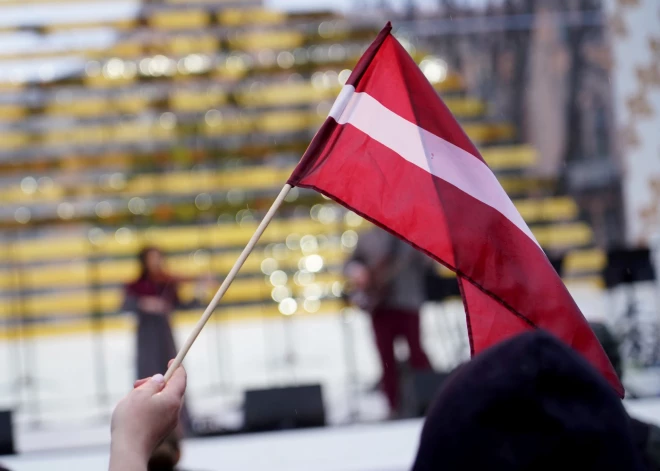 PTAC запретил продажу некачественного флага Латвии, произведенного в Литве