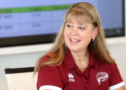 Agita Ābele ir vienīgā Starptautiskās slidošanas asociācijas augstākās kategorijas tiesnese Latvijā, kura kvalificējusies tiesāšanai olimpiskajās spēlēs individuālajos un pāru slidojumos. 