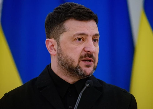 Ukrainas prezidents Volodimirs Zelenskis paziņojis, ka Krievija ASV ierosinātos deeskalācijas soļus izmantojusi kā taktisku pauzi.