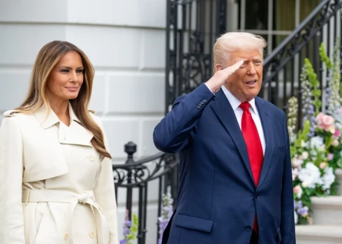 Melānija Trampa un Donalds Tramps.