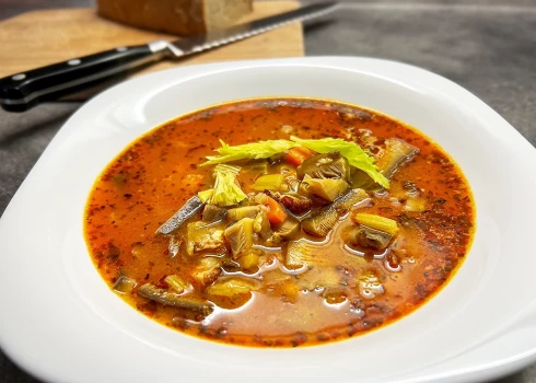 Biezā un asā zupa ar šampinjoniem