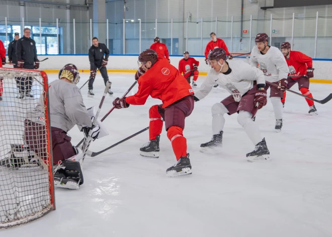 Latvijas hokeja izlases pēdējais treniņš Rīgā (foto: Ansis Ancovs)