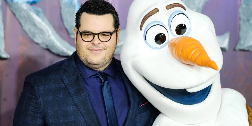 Olafa lomas ierunātājs Džošs Gads iepriecinājis filmas “Ledus sirds” fanus.