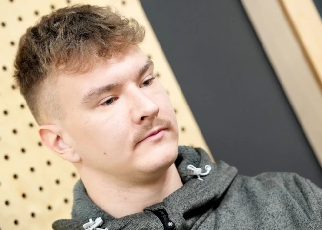 Bobslejists Renārs Grantiņš nonācis slimnīcā, viņa ekipāža cietusi kritienu treniņbraucienā olimpiskajā trasē