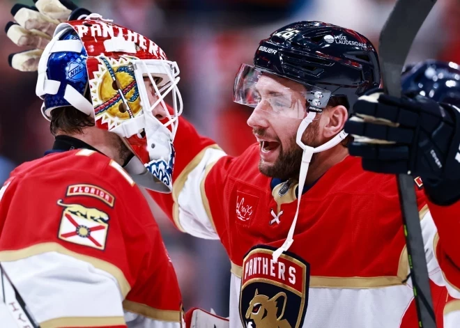 Balinskis gūst vārtus un īsteno rezultatīvu piespēli "Panthers" uzvarā pār "Bruins"