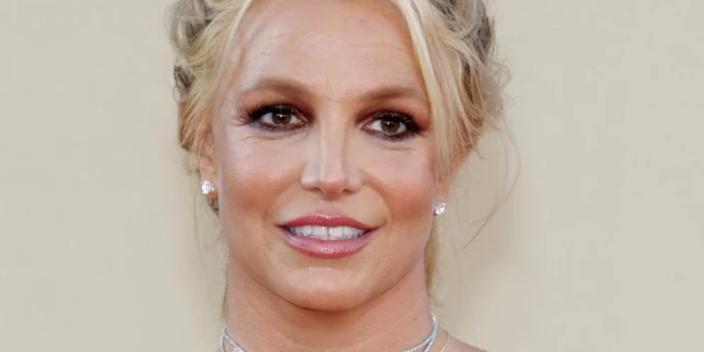 Britnija Spīrsa turpina publisku konfliktu ar ģimeni.