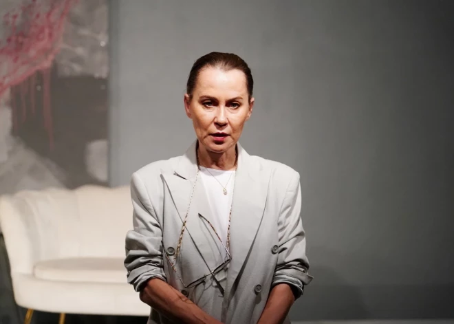 "Varbūt jāsāk naktī taisīt ēst?" Aktrise Rēzija Kalniņa neizpratnē par elektrības cenām