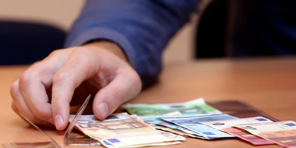 Latvijā rosina atļaut priekšlaicīgu 2. līmeņa pensiju uzkrājumu izņemšanu. 