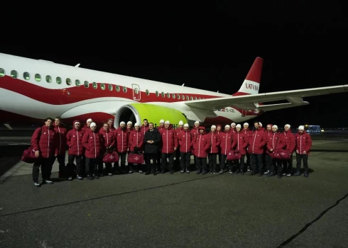 Президент и сборная Латвии по хоккею отправились на Олимпиаду.