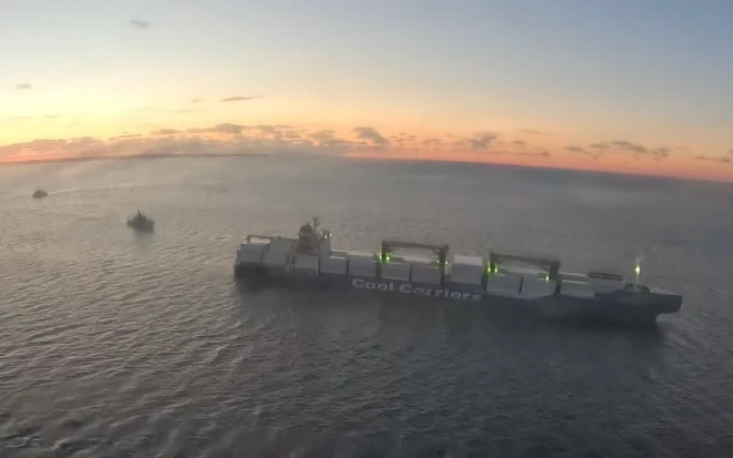 Судно следовало из Эквадора в Санкт-Петербург и зашло в эстонские территориальные воды для дозаправки.