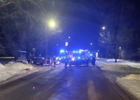 Sadursmē cieta pieci cilvēki.