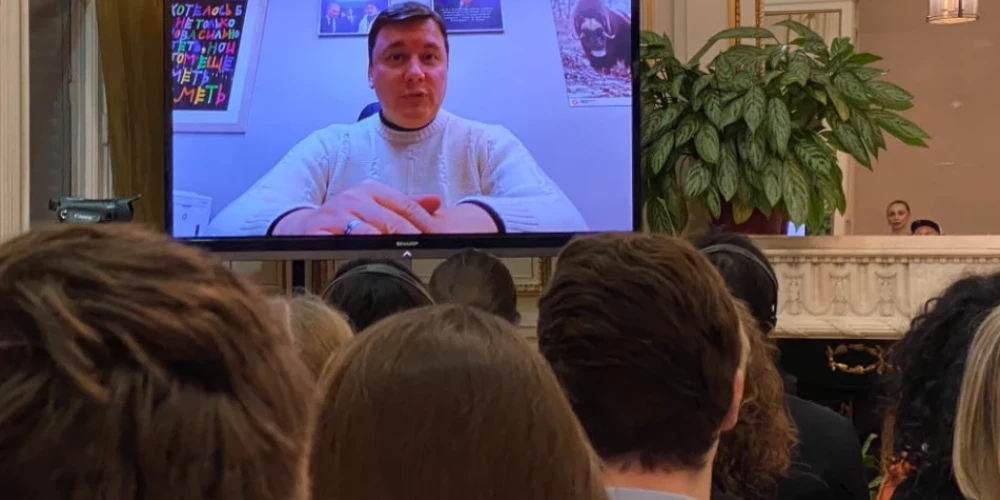 Centrs atklāts, klausoties Krievijas valsts amatpersonu un Ukrainā karojuša okupanta - funkcionāra uzrunas.