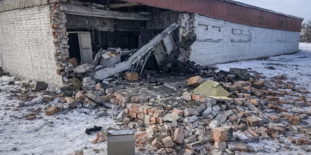 В селе Пастенде после взрыва частично обрушилось здание магазина.