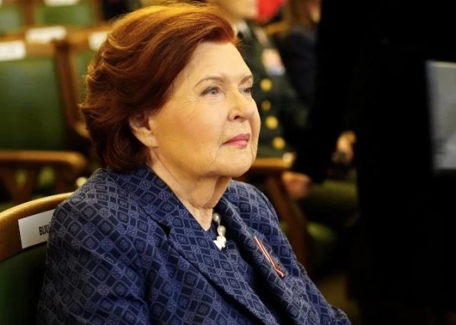"No sirds pateicos!" Vaira Vīķe-Freiberga nāk klajā ar emocionālu vēstījumu