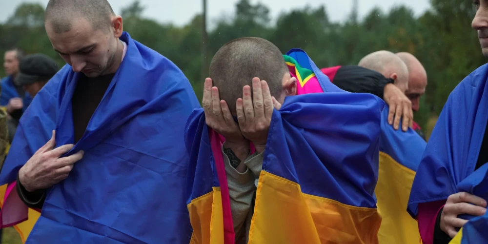 Krievija paziņo par gūstekņu apmaiņu ar Ukrainu.